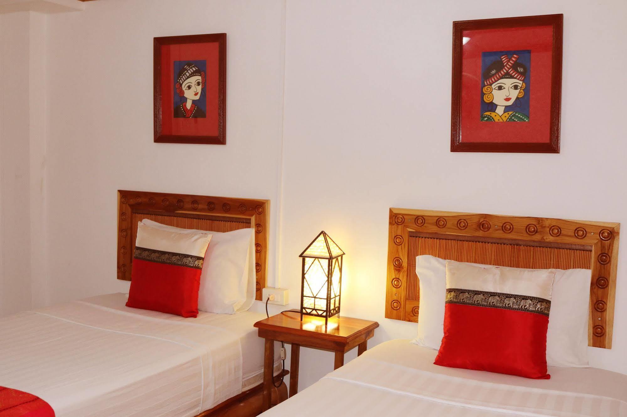 Apple Guesthouse Luang Prabang Esterno foto